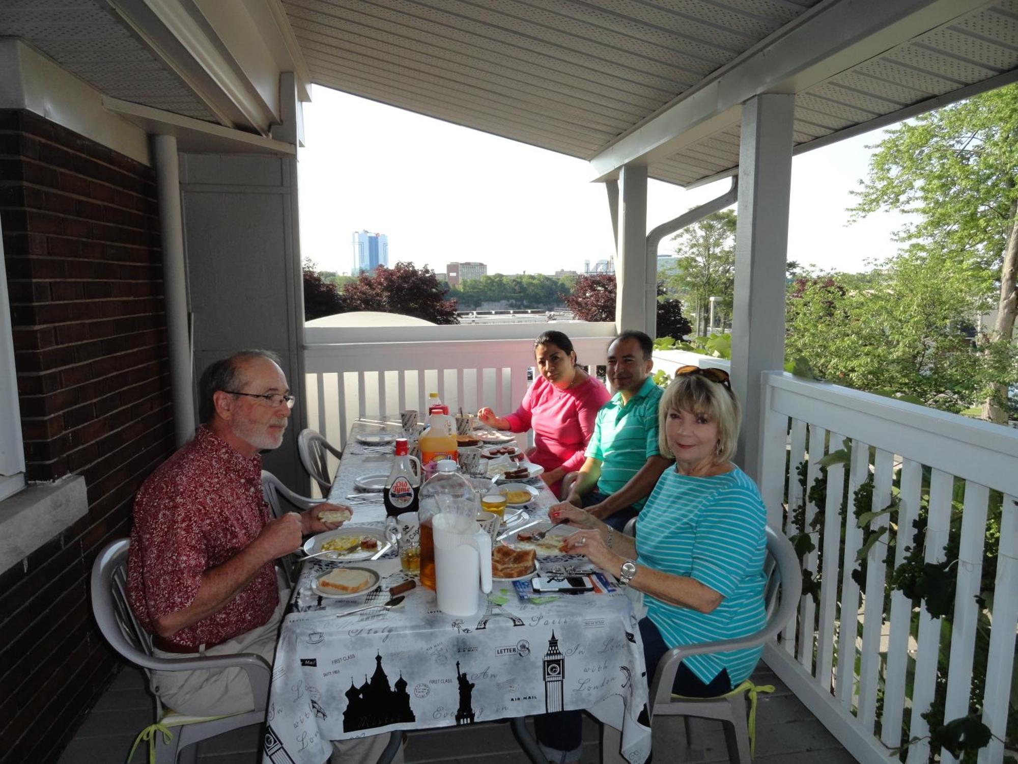 Rainbow Bed & Breakfast Niagara Falls Exterior photo